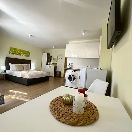 Luxury Apartmemts * בורגאס